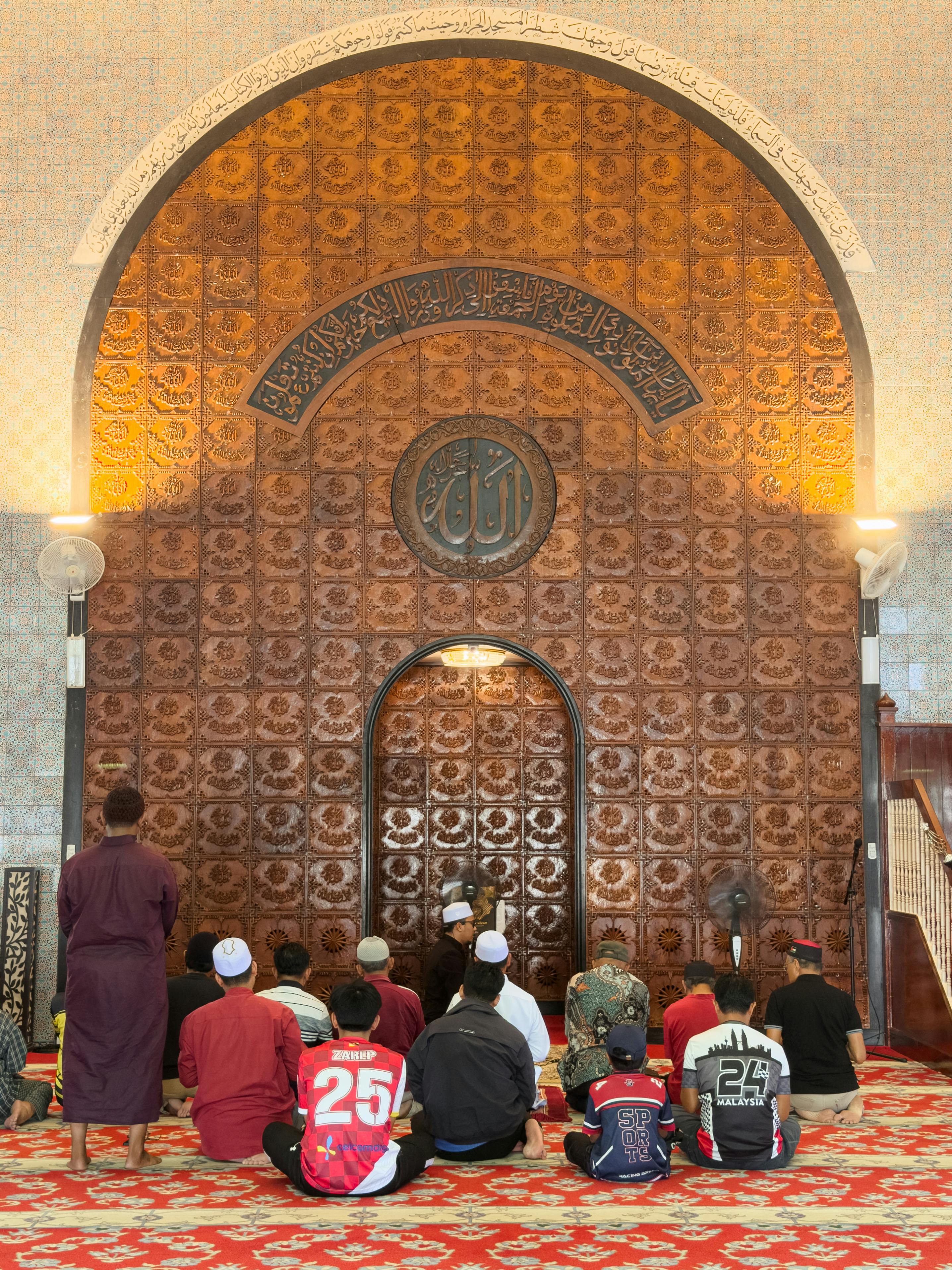 Photo by Muhammad Uthman Muhammed Suhaimi - https://www.pexels.com/@muhammad-uthman-muhammed-suhaimi-440752311