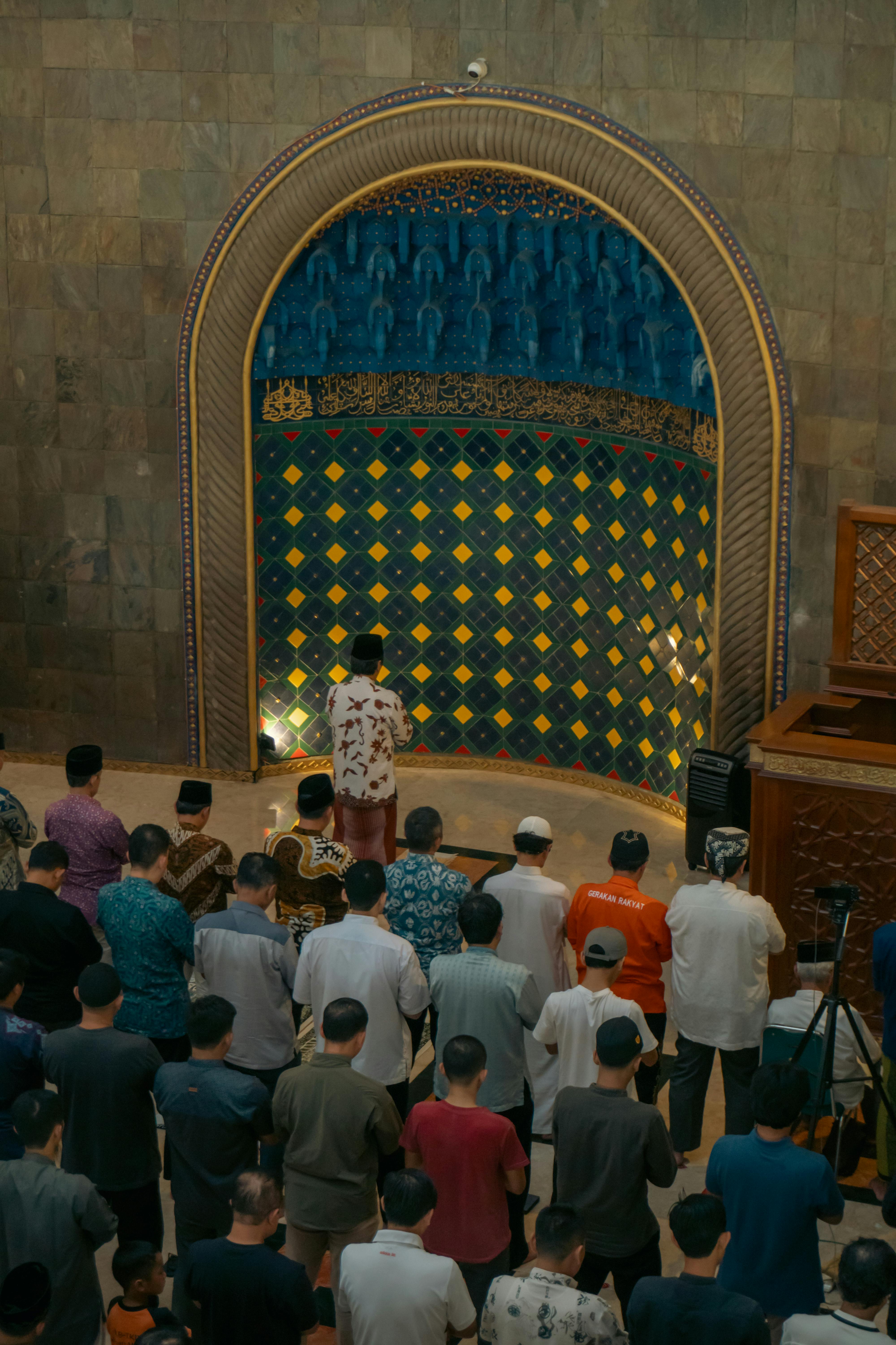 Photo by Yazid N - https://www.pexels.com/@mzynasx