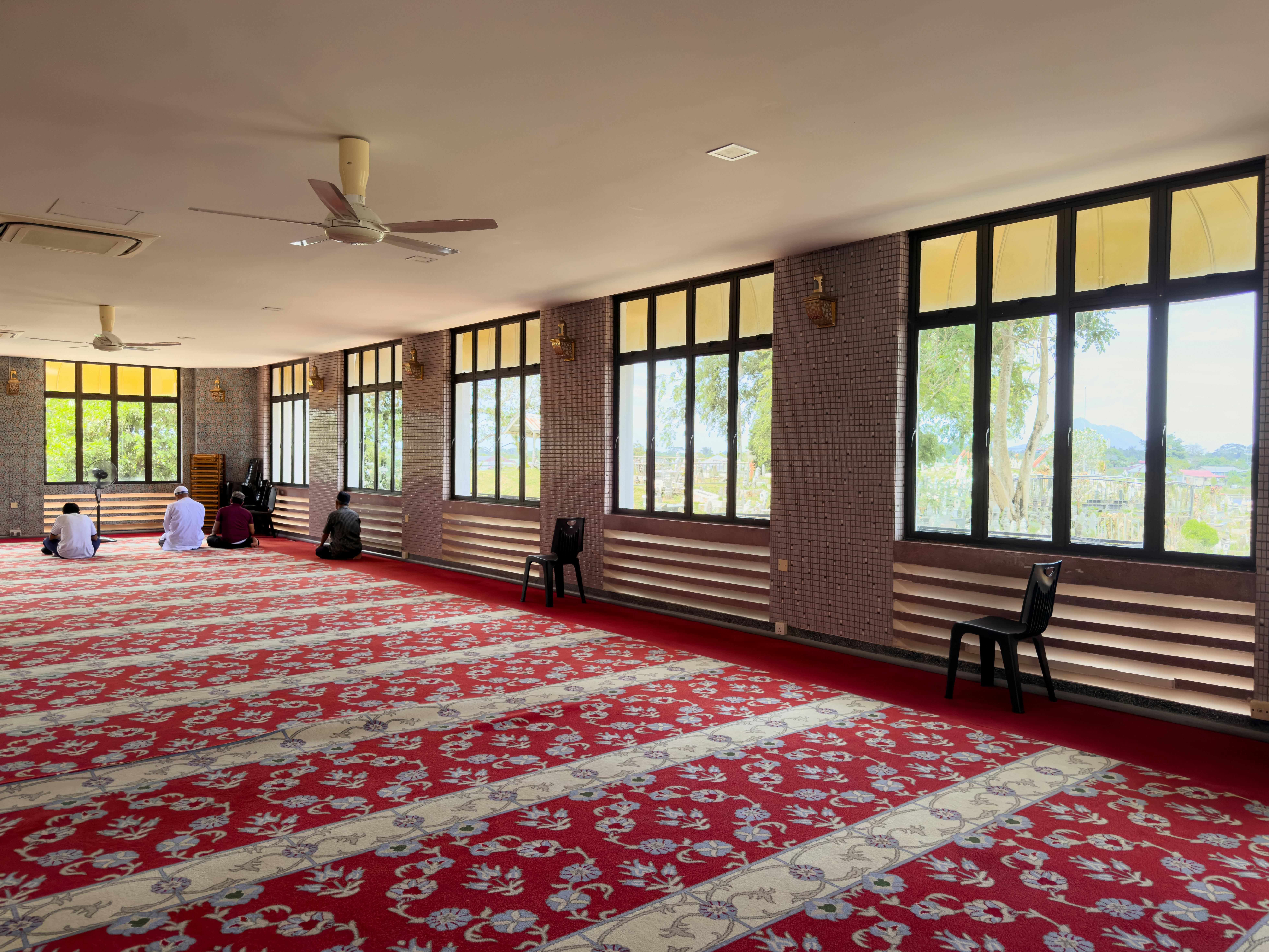 Photo by Muhammad Uthman Muhammed Suhaimi - https://www.pexels.com/@muhammad-uthman-muhammed-suhaimi-440752311