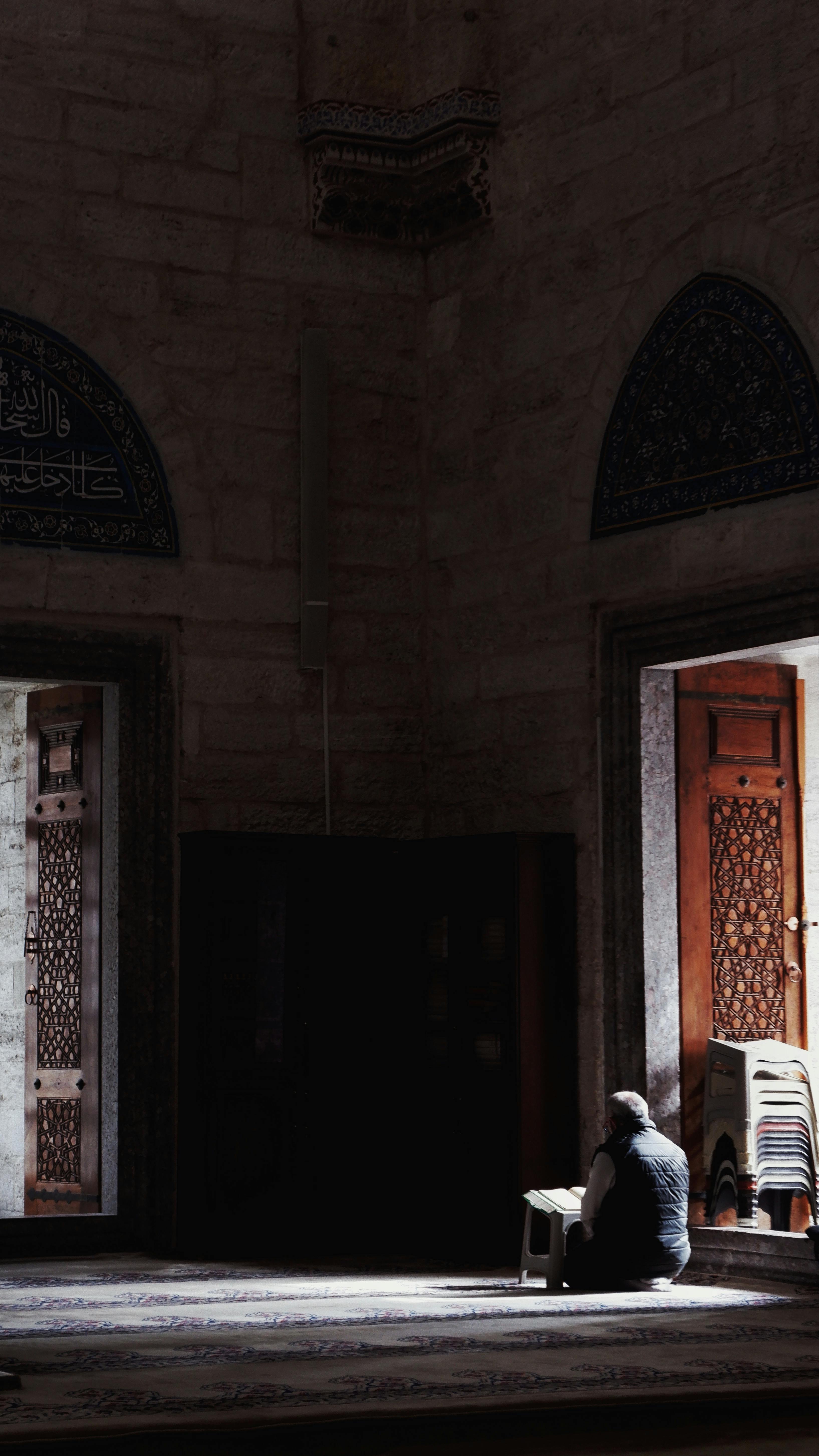 Photo by M e r v e - https://www.pexels.com/@m-e-r-v-e-42708268