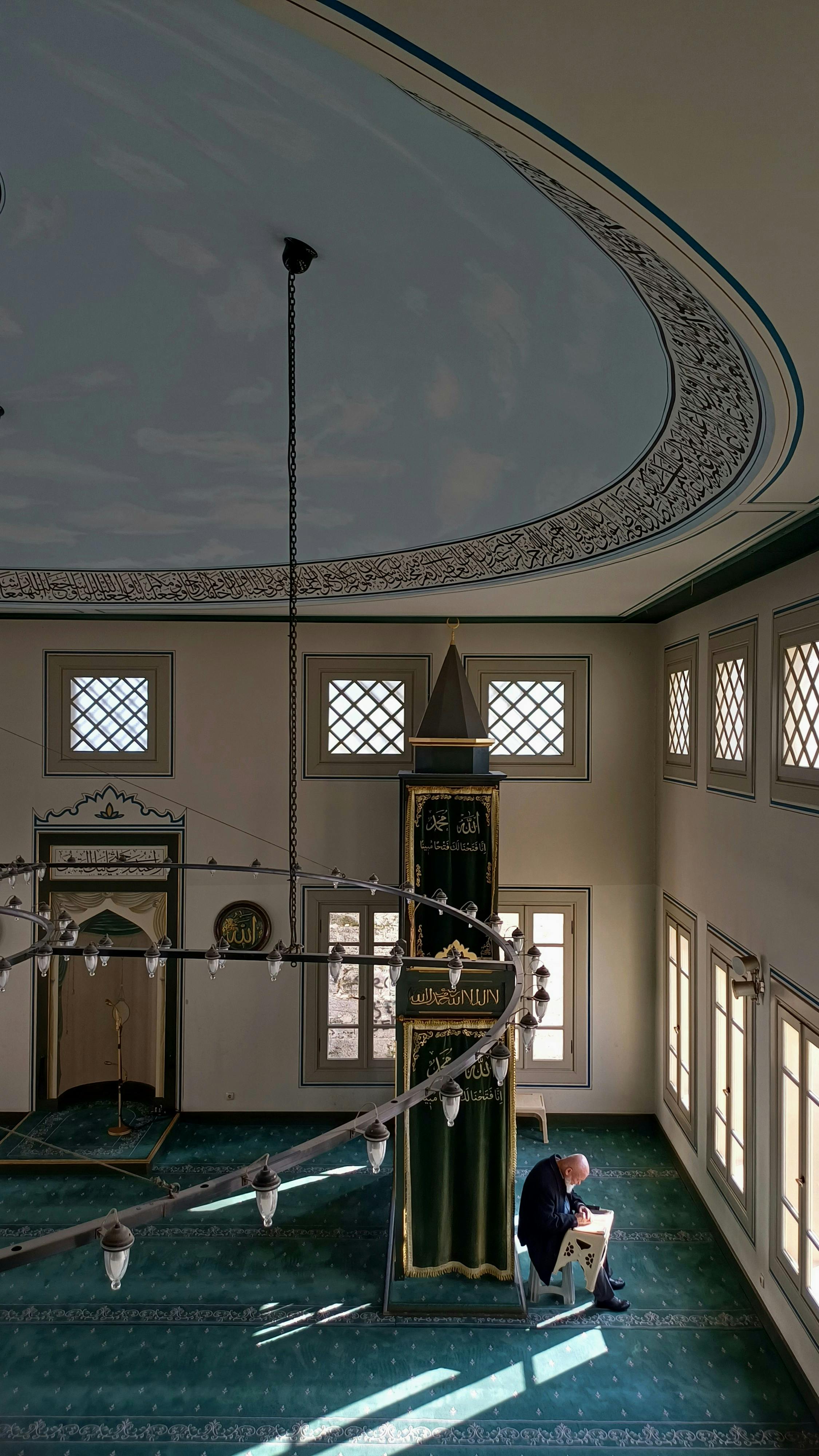 Photo by Saliha Sultan Söğütlü - https://www.pexels.com/@saliha-sultan-sogutlu-1892471882